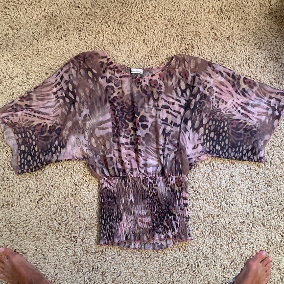 Pink leopard top - Picture 1 of 3